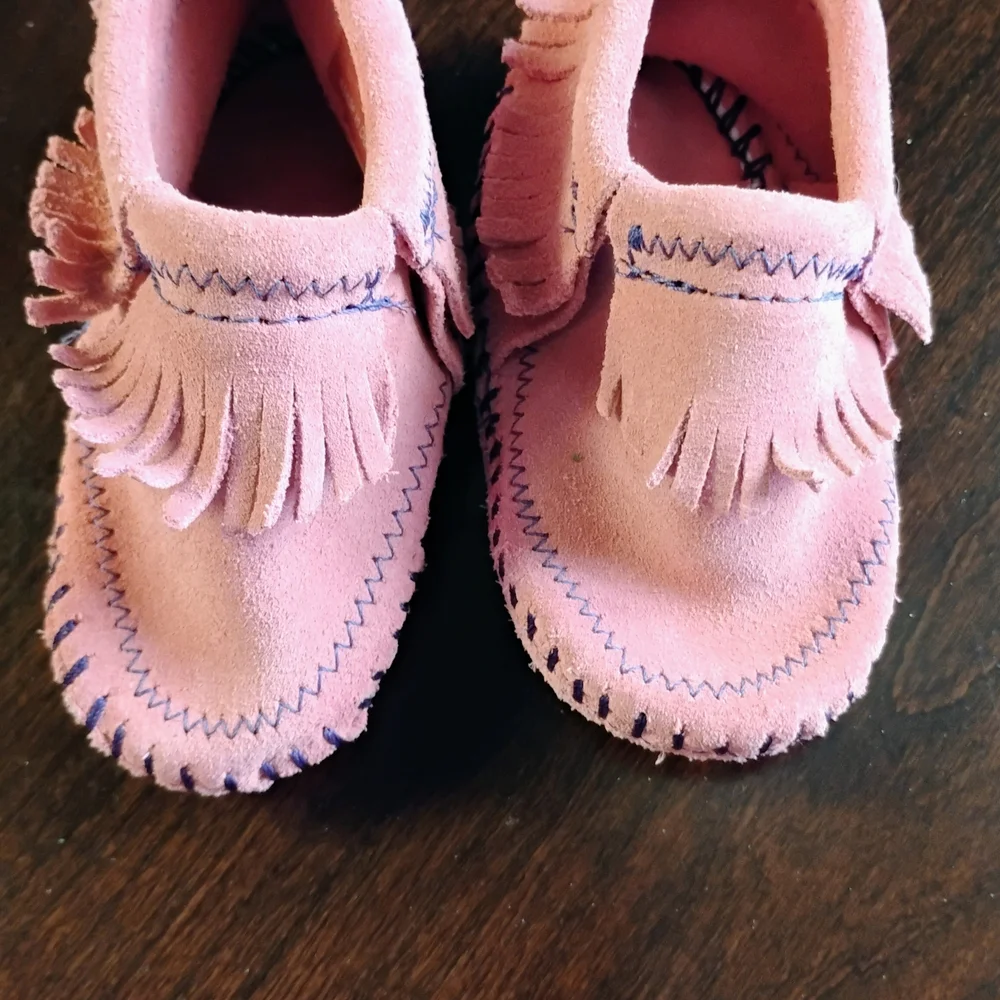 Minnetonka Pink Fringed Baby Moccasins